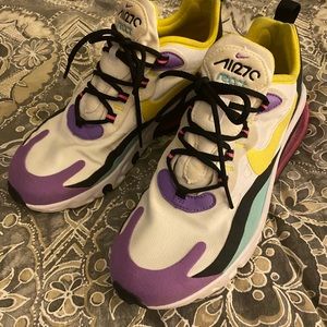 Women’s NIKE React abstract
